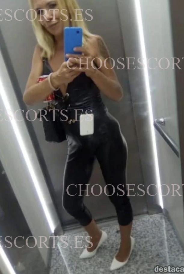 610770949: Chica busca chico en Málaga