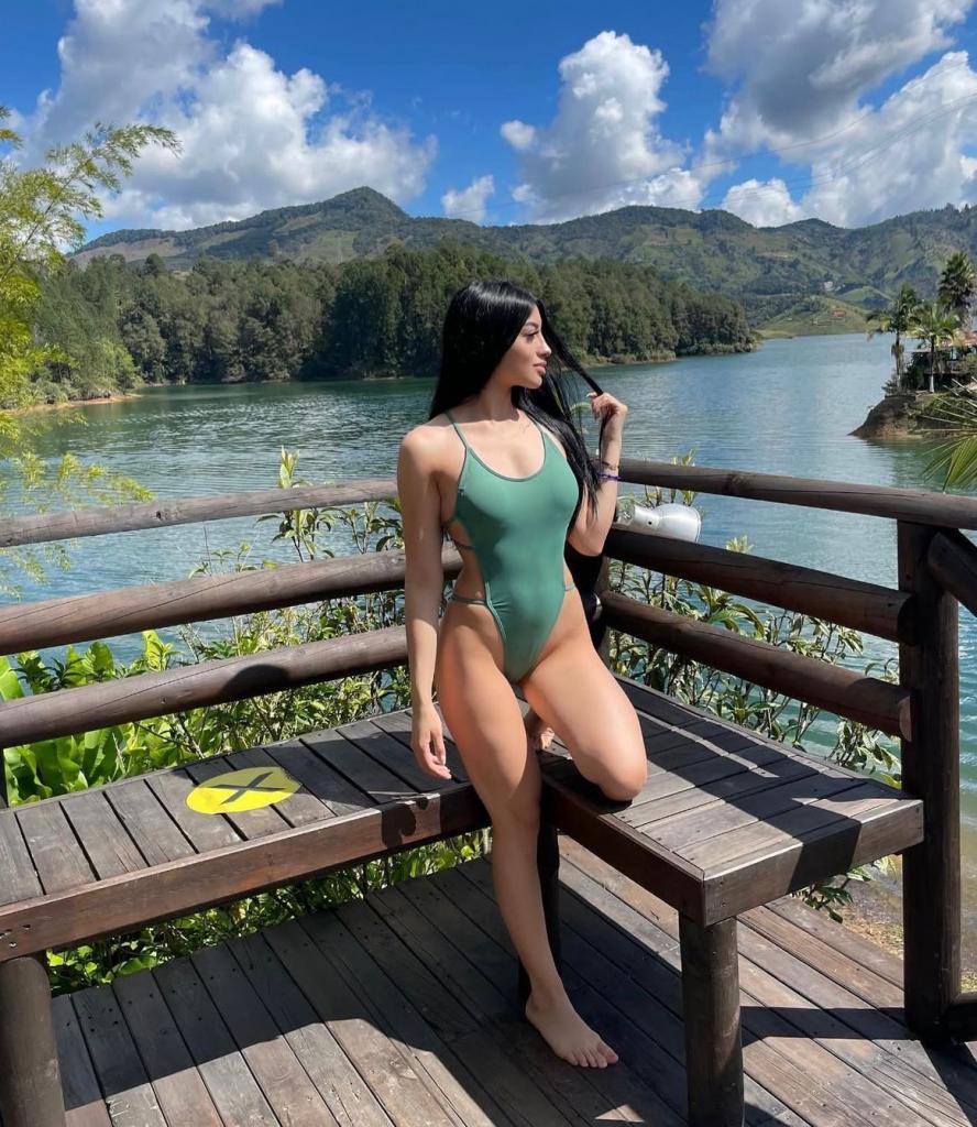 Chica busca chico en Almería: 