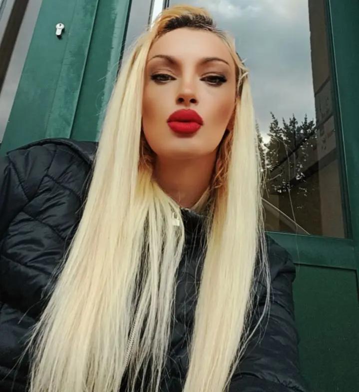 643712460: Chica busca chico en La Coruña