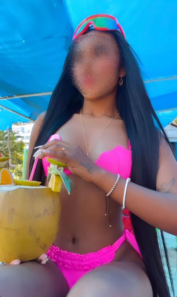 658271254: Chica busca chico en Barcelona