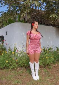 664214837: Chica busca chico en Sevilla