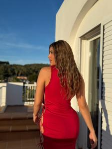 666314275: Chica busca chico en Ibiza