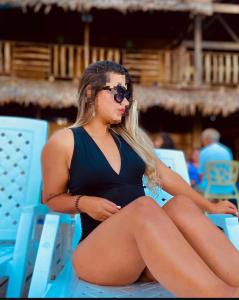 742095371: Chica busca chico en Sevilla