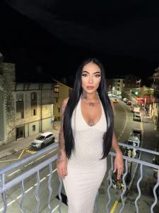 613455220: Chica busca chico en Madrid