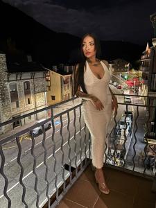 613455220: Chica busca chico en Madrid