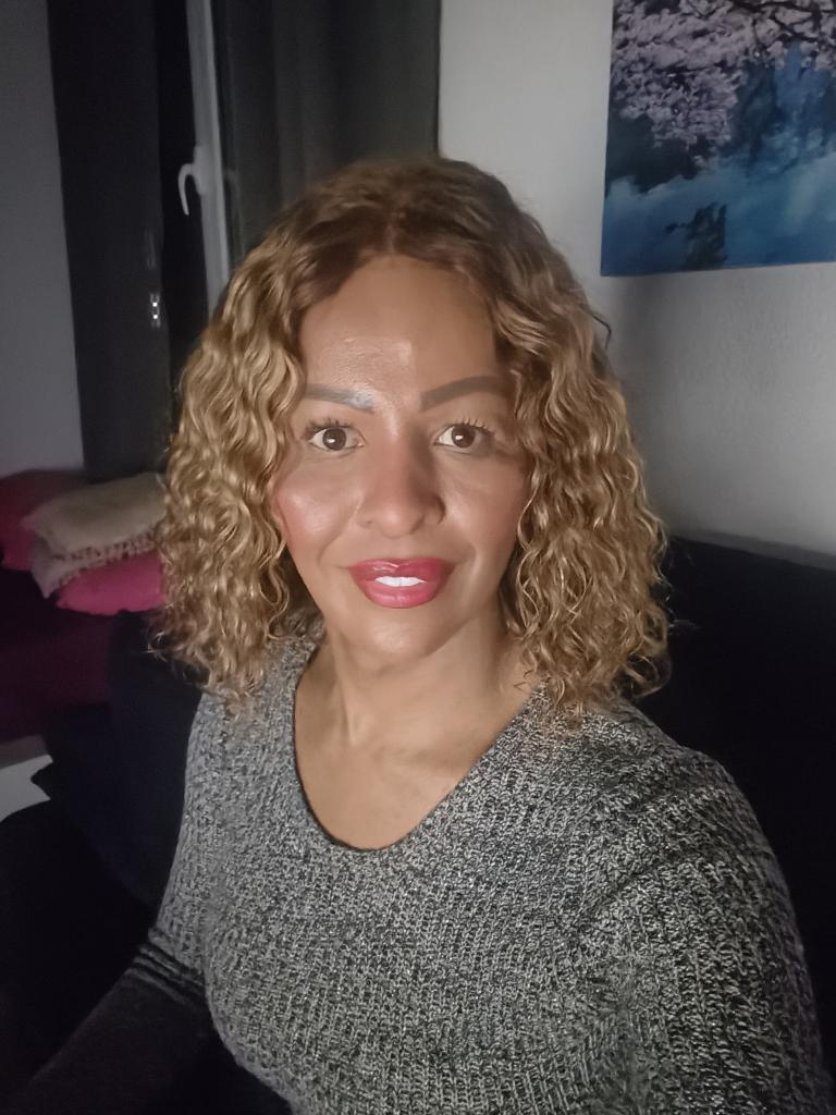 647111308: Travesti en Albacete