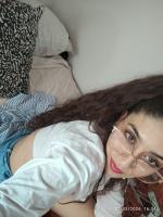 647066228: Chica busca chico en Sevilla