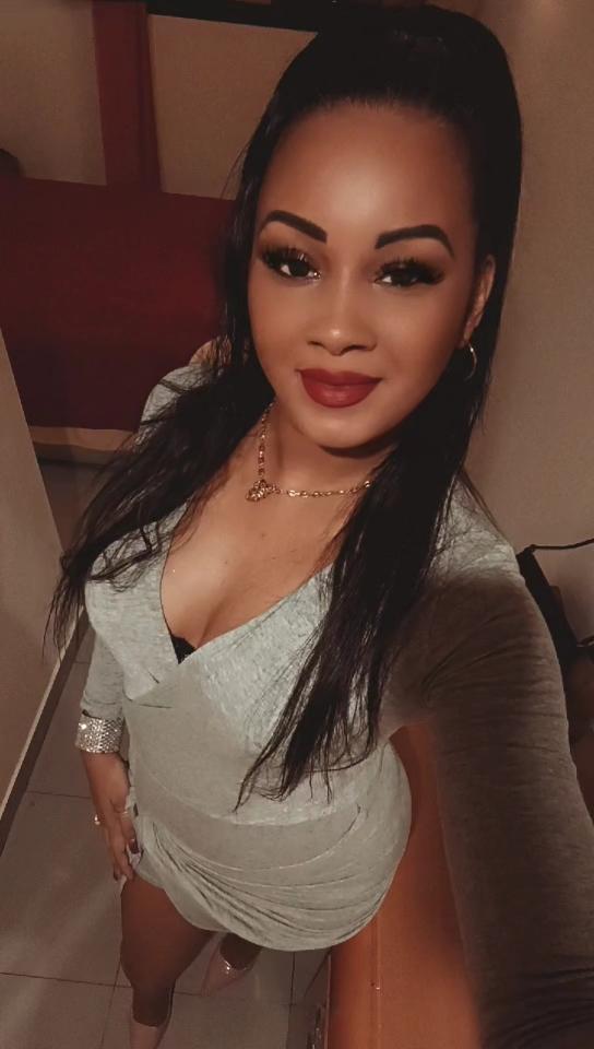 604113086: Chica busca chico en Málaga