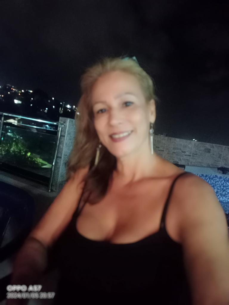 Chica busca chico en Cádiz: Chica busca chico