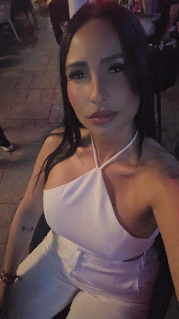 633053779: Chica busca chico en Gerona