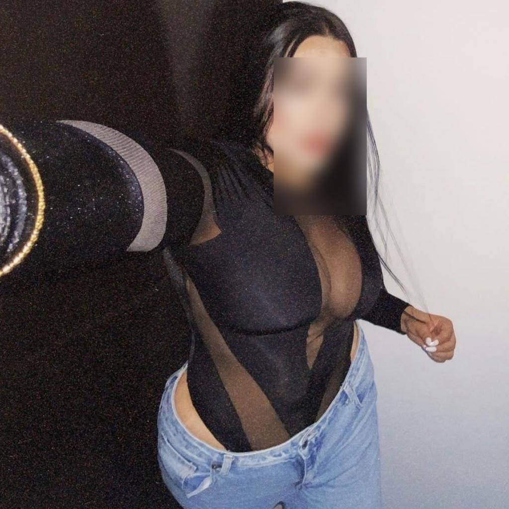 643207084: Chica busca chico en Huesca