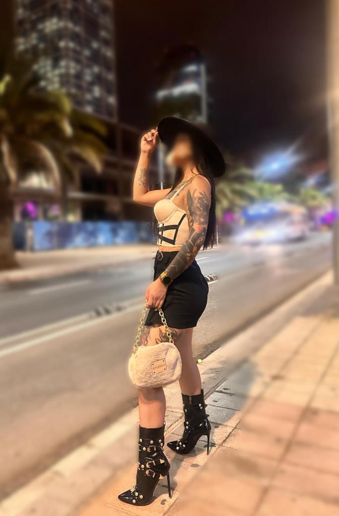 Chica busca chico en Cádiz: 