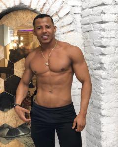 Chico busca chica en Gerona: 