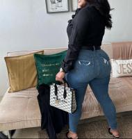 631846040: Chica busca chico en Barcelona