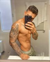 663572995: Chico busca chica en Navarra