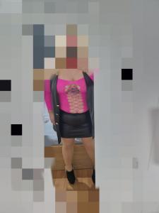 687275521: Chica busca chico en Sevilla