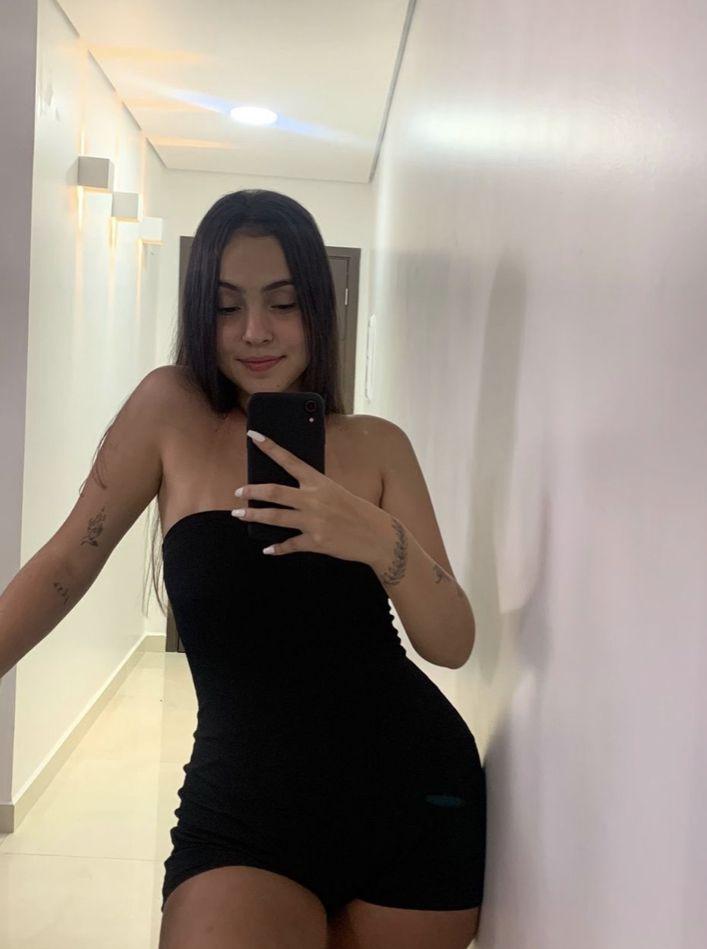 643294447: Chica busca chico en Tenerife