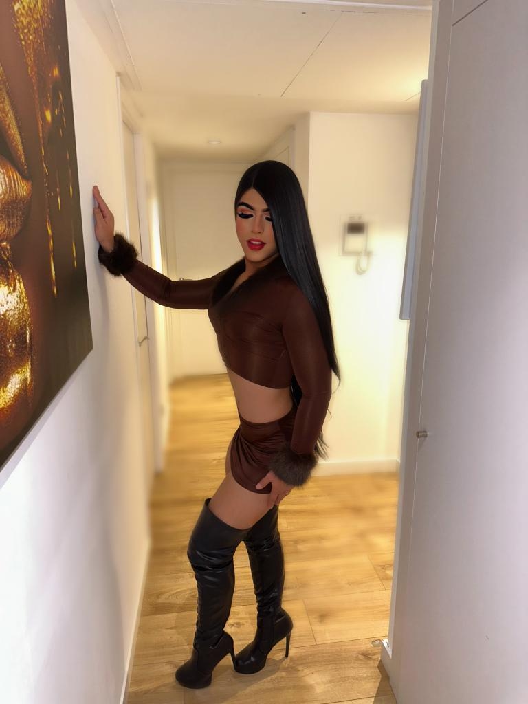 681623764: Chica busca chico en Madrid