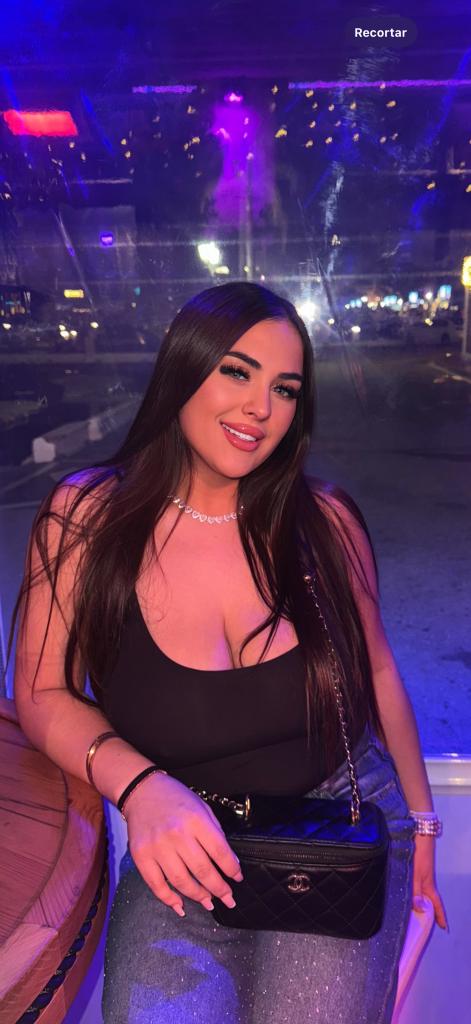 Chica busca chico en Málaga: Chica busca chico