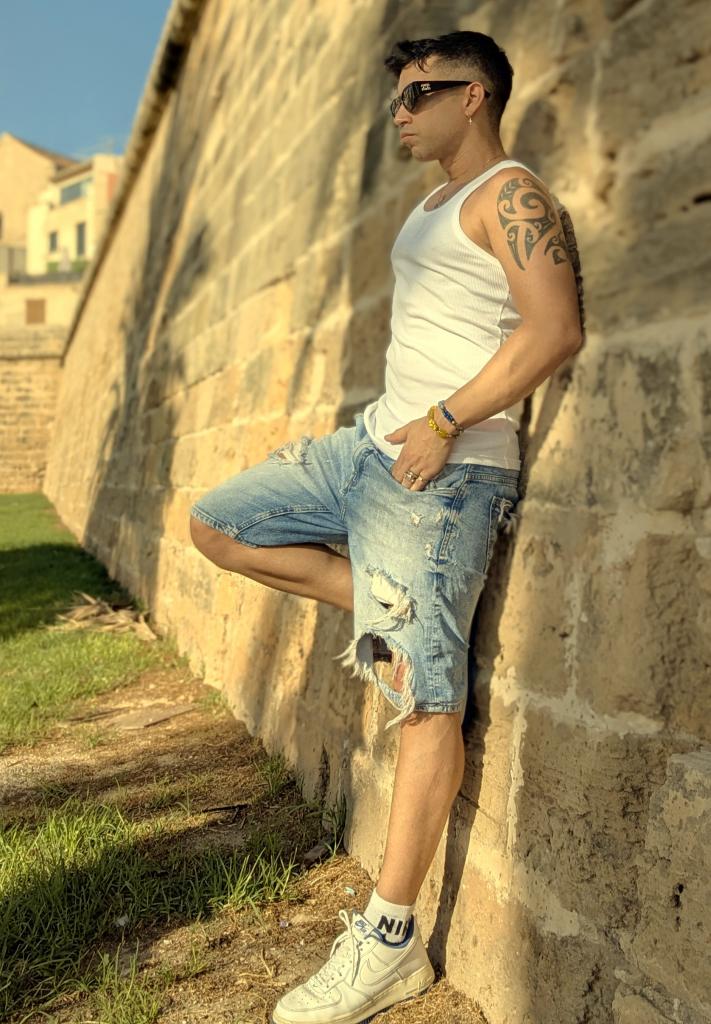 Chico busca chica en Mallorca: 