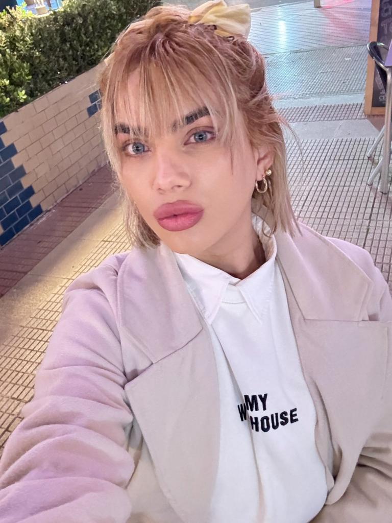 607212118: Transexual en Cádiz