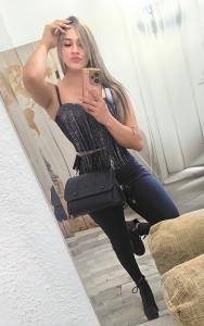 667873306: Chica busca chico en Madrid