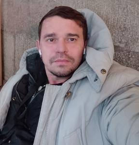 632817761: Chico busca chica en Barcelona