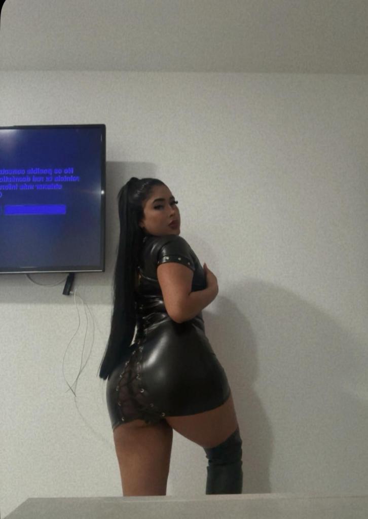 Chica busca chico en Alicante: Chica busca chico