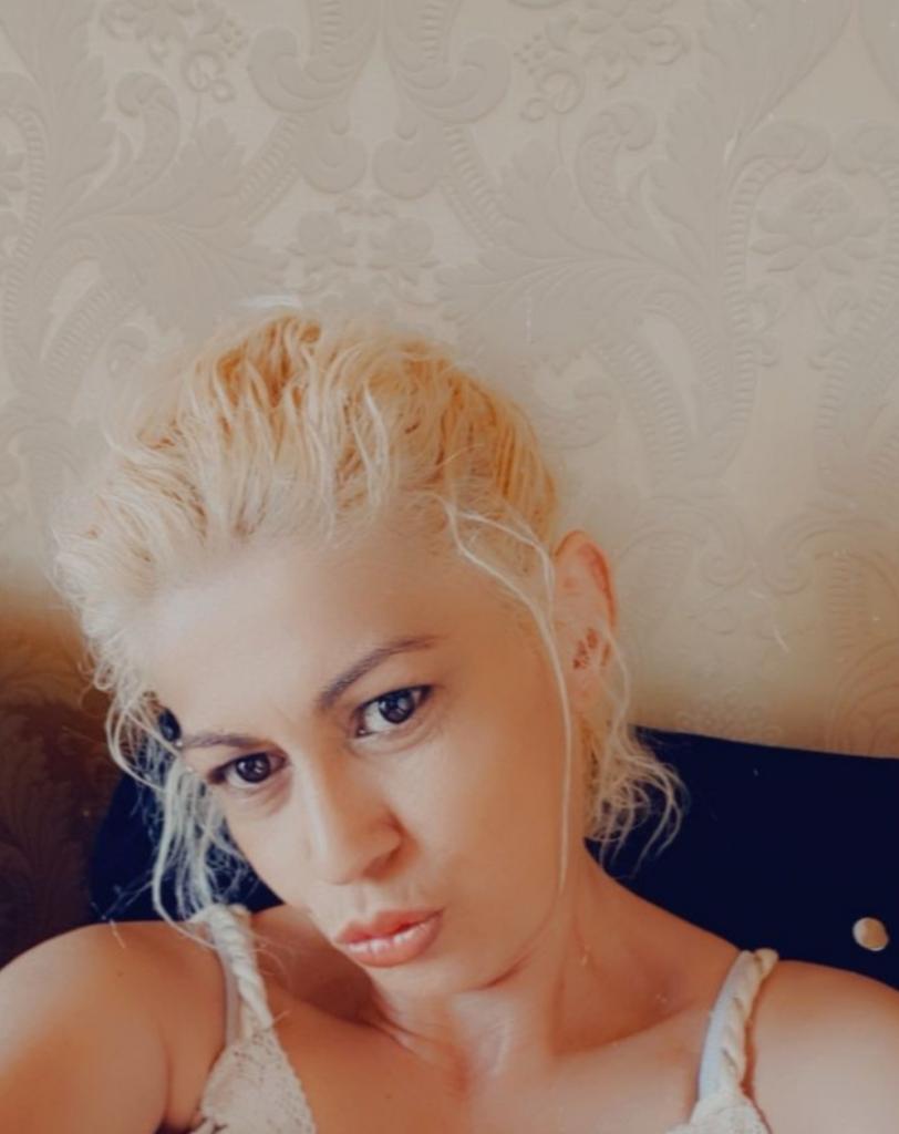 Chica busca chico en Almería: 