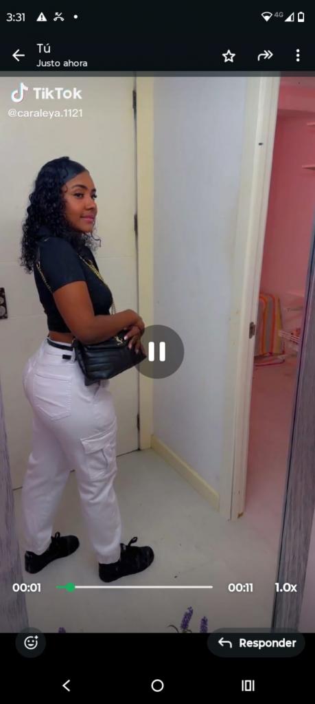 Chica busca chico en Barcelona: 