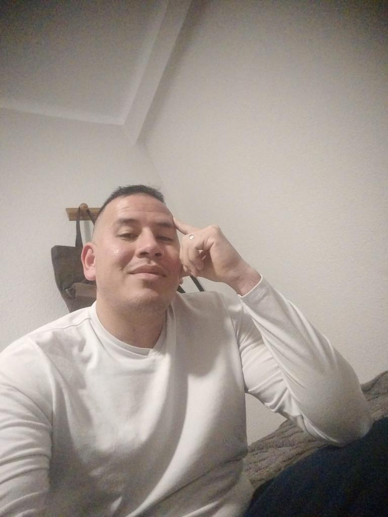 Chico busca chica en Valencia: 