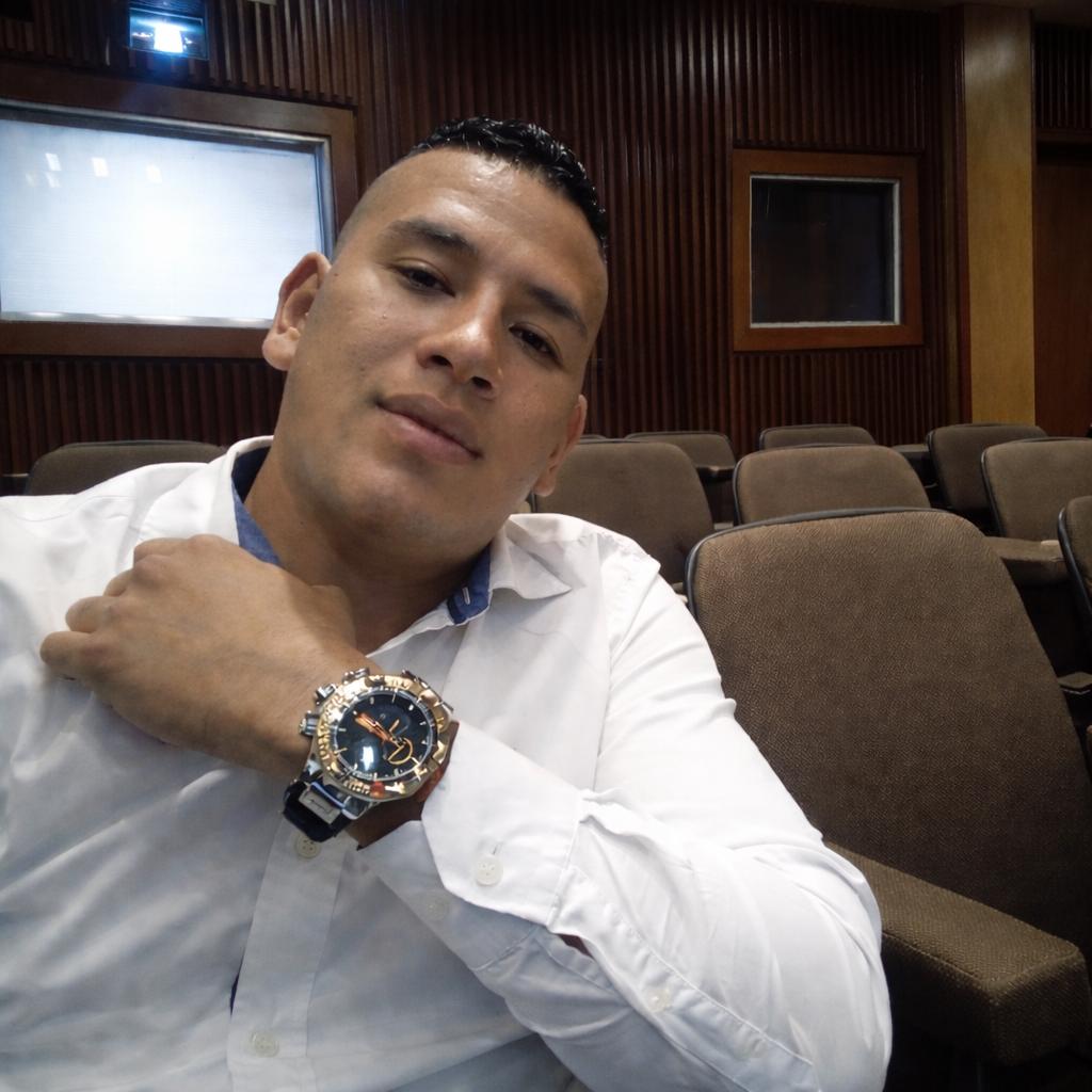 Chico busca chica en Valencia: 