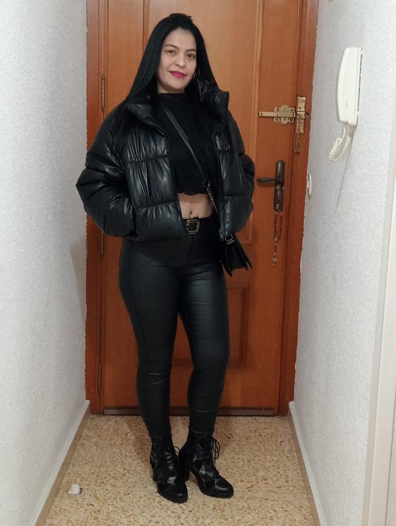 642275454: Chica busca chico en Valencia