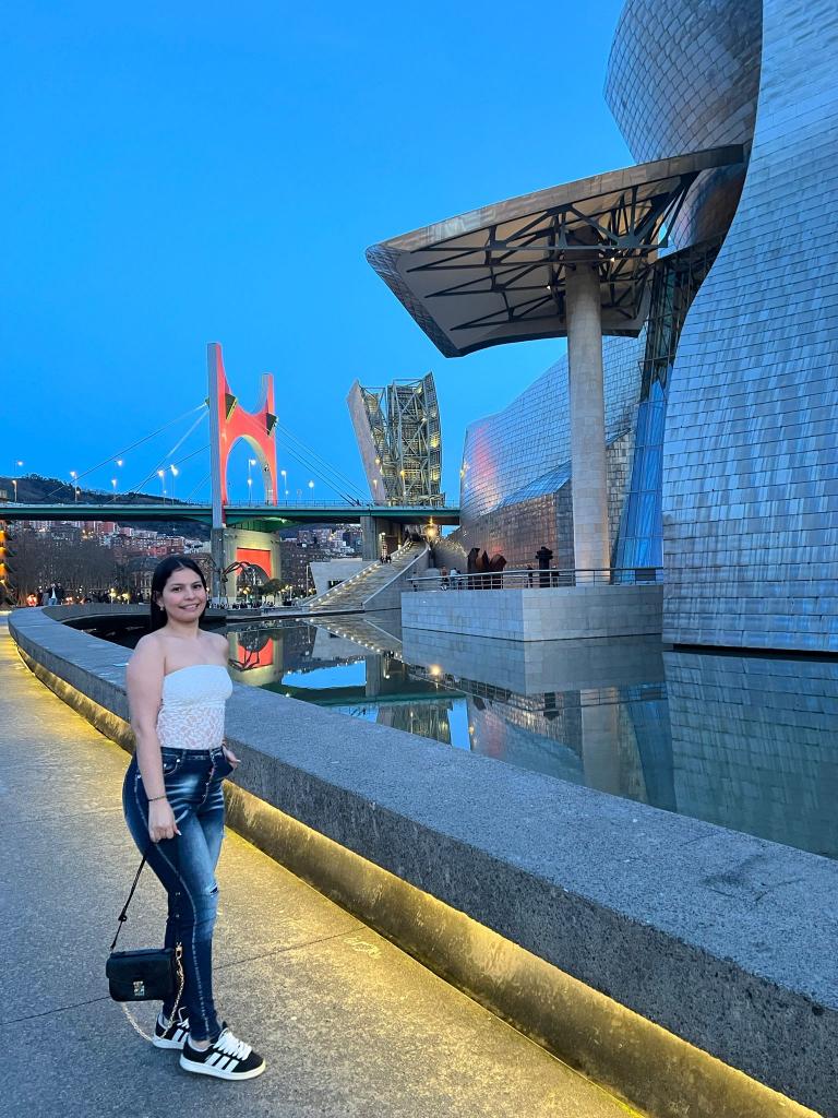 613462734: Chica busca chico en Asturias