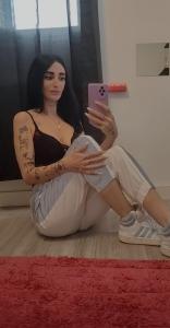 643652176: Chica busca chico en Madrid