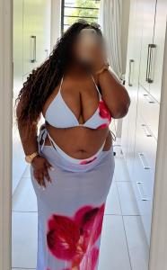 643289386: Chica busca chico en Sevilla