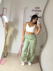 613479262: Chica busca chico en Barcelona