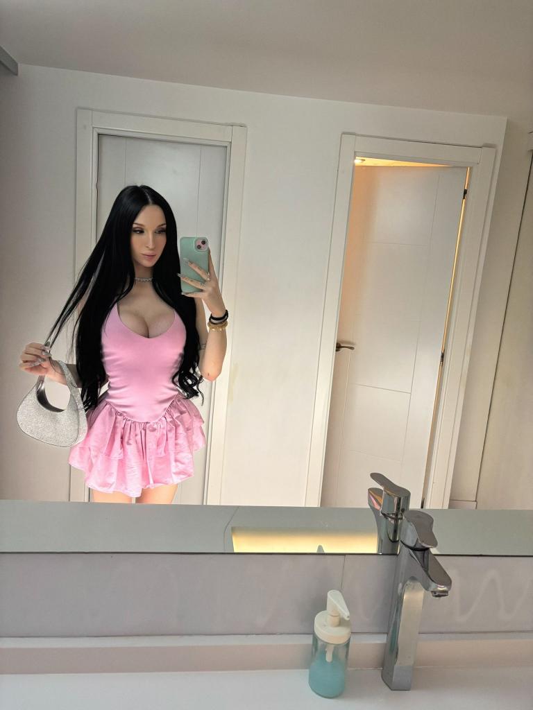 615796780: Transexual en Barcelona