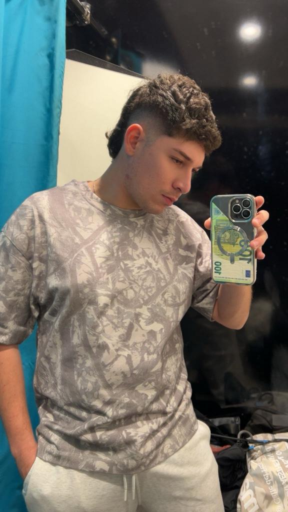 682637853: Chico busca chica en Murcia