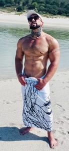 698133722: Chico busca chica en Barcelona