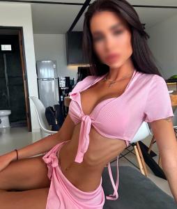 624750165: Chica busca chico en Barcelona