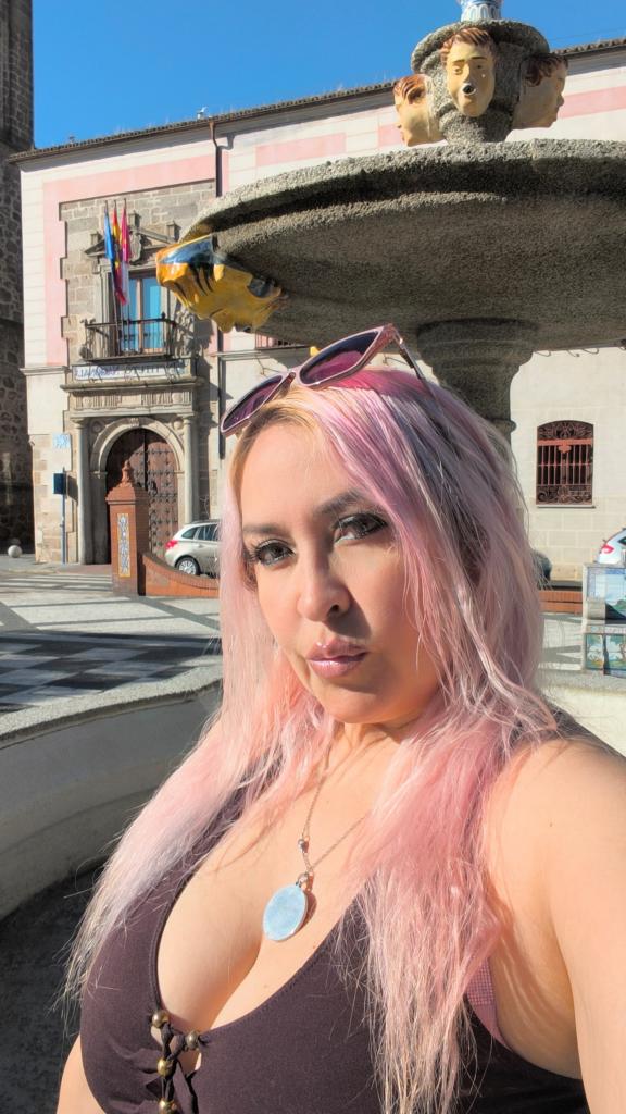 617439845: Chica busca chico en Castellón