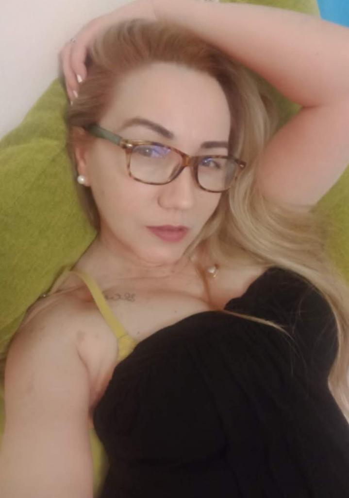 684701942: Chica busca chico en Pontevedra