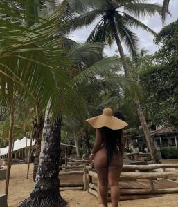 614638842: Chica busca chico en Barcelona