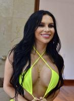 654353903: Chica busca chico en Ibiza