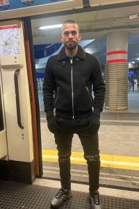 647364661: Chico busca chica en Madrid