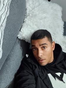 722494883: Chico busca chica en Pontevedra