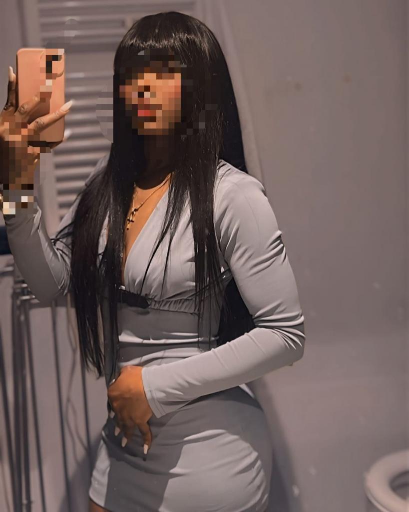 643210627: Chica busca chico en Sevilla