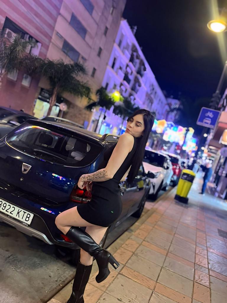 742042249: Chica busca chico en Madrid