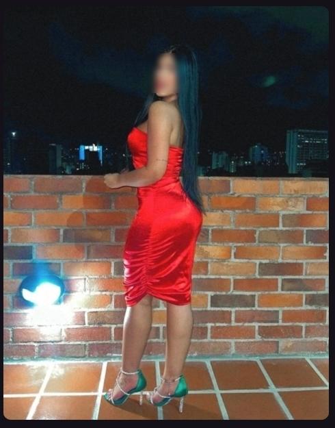 Chica busca chico en Granada: Chica busca chico